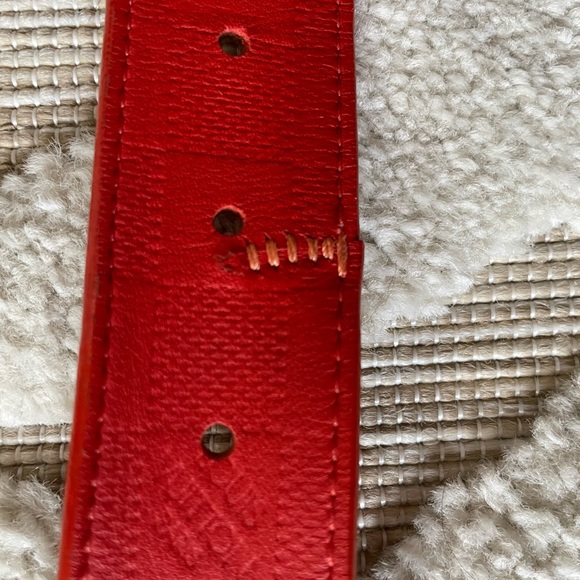 Red Louis Vuitton Leather Belt. 118 cm. - Picture 5 of 7